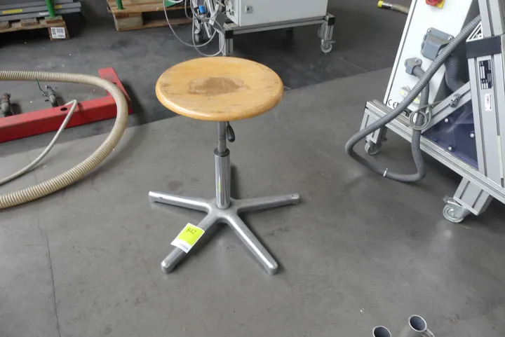industrieller Drehhocker